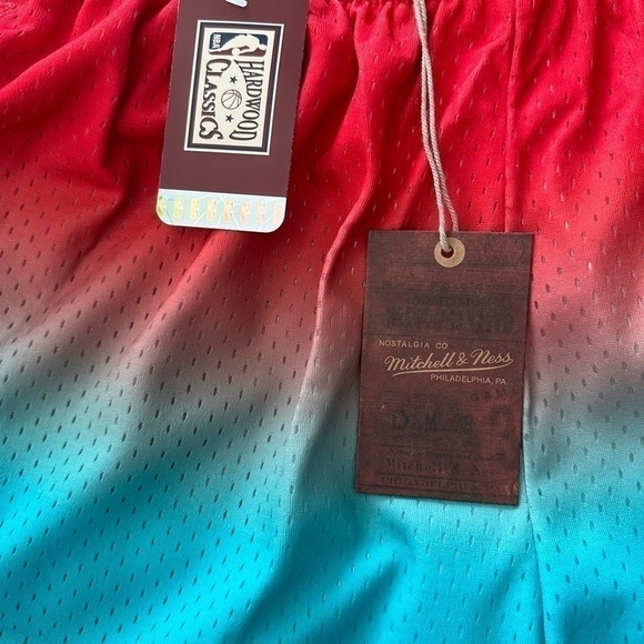 New Mitchell & Ness 96-97 Vancouver Grizzlies NBA Men's Swingman Shorts Sz NWT - Picture 2 of 6
